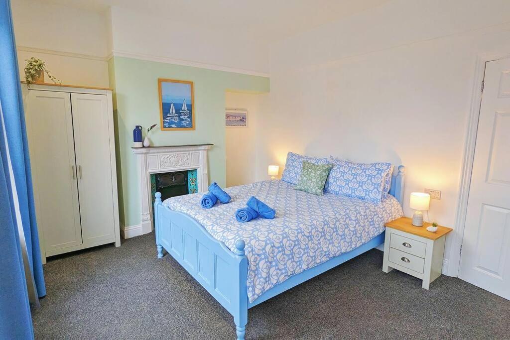 Seaside Escapes - With Relaxing Hot Tub! Villa Scarborough Bagian luar foto