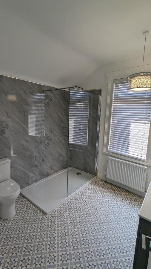 Seaside Escapes - With Relaxing Hot Tub! Villa Scarborough Bagian luar foto